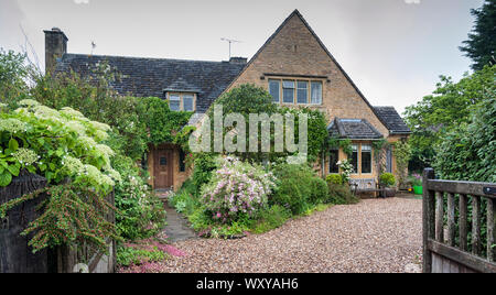 Stanton ist ein Dorf in den Cotswolds Bezirk von Gloucestershire und ist vollständig von Cotswold Stein gebaut, ein Honigfarbener Jura Kalkstein Stockfoto