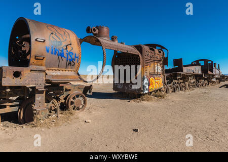 Cementerio de Trenes, Eisenbahnfriedhof, Uyuni, südliches Altiplano, Departement Potosí, Bolivien, Lateinamerika Stockfoto