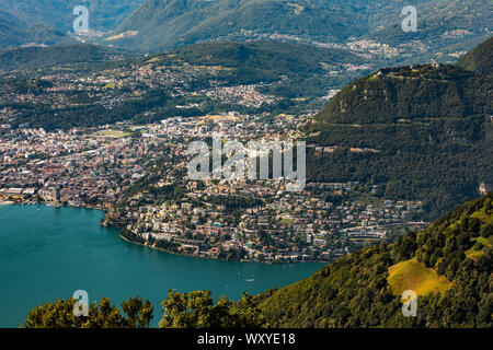 Blick auf den Luganersee von Sighignola aus Stockfoto