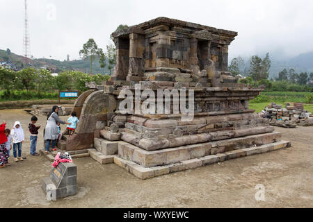 Dieng Plateau, Indonesien - August 06, 2017: antike Tempel an Dieng Plateau, Indonesien Stockfoto