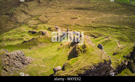 Der dramatischen Landschaft des Quiraing auf der Insel Skye, Schottland - Luftbild Stockfoto