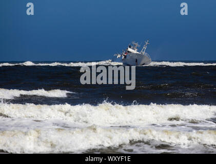 Skeleton Coast, Namibia - August 10, 2018: Schiffbruch im Meer Stockfoto