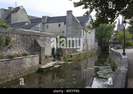 Bayeux, Frankreich - 14 August 2016: Aure des Flusses in der Altstadt von Bayeux Calvados in der Normandie, Frankreich Stockfoto