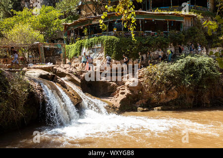 Ouzoud Wasserfälle in der Nähe von Tanaghmeilt, Marokko, Nordafrika, Maghreb, Afrika Stockfoto