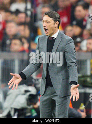 München, Deutschland. September, 2019 18. München, Deutschland. 18. September 2019. headcoach Niko Kovac (FCB), Team Manager, Trainer, Gestikulieren, geben Anweisungen, Aktion, Bild, Geste, hand Bewegung, zeigen, interpretieren, Mimik, FC BAYERN MÜNCHEN - Roter Stern Belgrad UEFA Fußball Champions League, München, 13. März 2019, Saison 2019/2020, Gruppenphase, Gruppe B, FCB, Rot, Bayern, Roter Stern, München, © Peter Schatz/Alamy leben Nachrichten Stockfoto