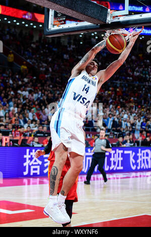 Gabriel Deck (Argentinien) gegen Spanien. FIBA Basketball Wm China 2019, Finale Stockfoto