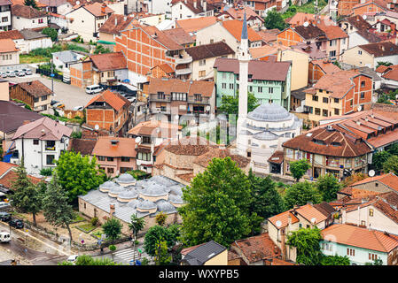 Prizren, Kosovo - Juli 29., 2019. Detail der Häuser von Zentrum Stockfoto