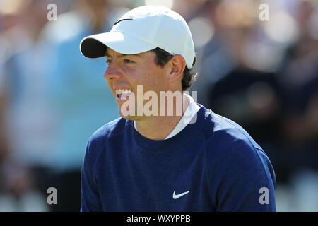 WENTWORTH, ENGLAND SEPT 18. Rory McIlroy während der BMW PGA Championship Pro bin im Wentworth Club, Virginia Water am Mittwoch September 2019 18. (Credit: Jon Bromley | MI Nachrichten) nur die redaktionelle Nutzung, eine Lizenz für die gewerbliche Nutzung erforderlich. Foto darf nur für Zeitung und/oder Zeitschrift redaktionelle Zwecke Credit: MI Nachrichten & Sport/Alamy Live-Nachrichten verwendet werden. Stockfoto