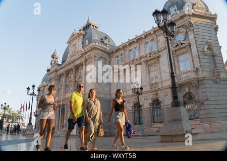 Cartagena, Spanien - 25. August 2019: historischen Rathaus und Quadrat, Cartagena, Spanien, Europa. Stockfoto