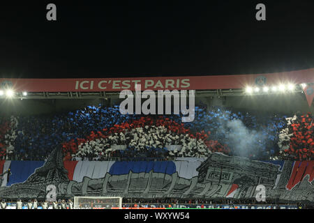 Paris, Frankreich. 18 Sep, 2019. Paris SG fanÃs in Aktion während der UEFA Champions League, Gruppe A Spieltag 1 zwischen Paris Saint Germain und Real Madrid FC im Parc des Princes Stadium - Paris - Frankreich. PSG gewann mit 3:0 Quelle: Pierre Stevenin/ZUMA Draht/Alamy leben Nachrichten Stockfoto