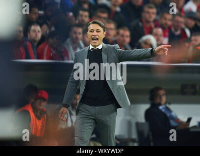 München, Deutschland. 18. September 2019. headcoach Niko Kovac (FCB), Team Manager, Trainer, Gestikulieren, geben Anweisungen, Aktion, Bild, Geste, hand Bewegung, zeigen, interpretieren, Mimik, FC BAYERN MÜNCHEN - Roter Stern Belgrad 3-0 UEFA Fußball Champions League, München, 18. September 2019, Saison 2019/2020, Gruppenphase, Gruppe B, FCB, Rot, Bayern, Roter Stern, München, Belgrad © Peter Schatz/Alamy leben Nachrichten Stockfoto