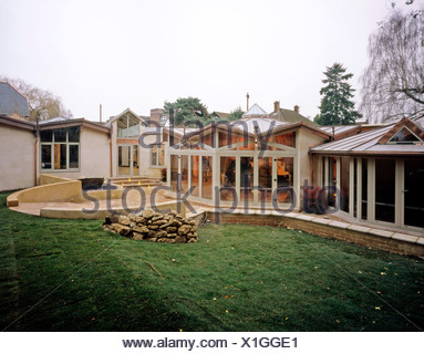 Das Exteriof Dekagon Haus in Oxford, England, gefliest Glaswände des ... Das Exteriof Dekagon Haus in Oxford, England, gefliest Glaswände des ...