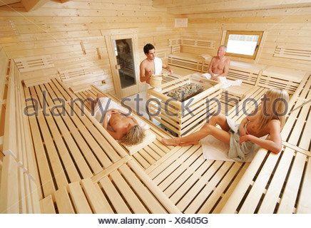 Sauna Im Inneren Gruppe Wellness Holz Holzsauna H Tte Person Gesund