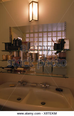 Vor kurzem renoviertes Badezimmer im Art Deco Stil der 1930er Jahre