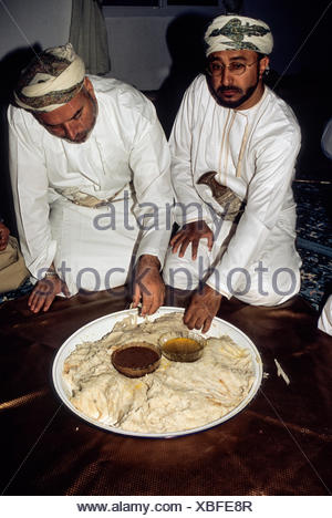 Mudhaireb (Mudayrib), Oman. Essen Arsiya, das erste Essen 