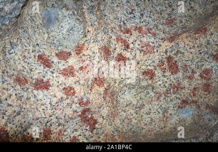 Esquema prehistórico pinturas dentro de bloques de granito en el Monumento Natural de Los Barruecos, Extremadura, España. Pinturas de puntos
