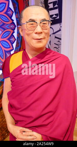 Estatua Waxwork, el 14º Dalai Lama (Tenzin Gyatso, nacido el 6 de julio de 1935) Foto de stock