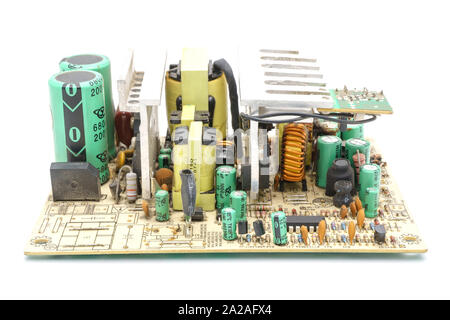 Placa de circuito integrado es un componente de la fuente de alimentación ininterrumpible. Foto de stock