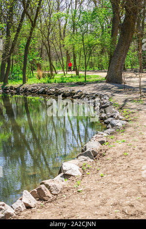 Lago en la reserva Askania-Nova en Ucrania en un soleado día de primavera Foto de stock
