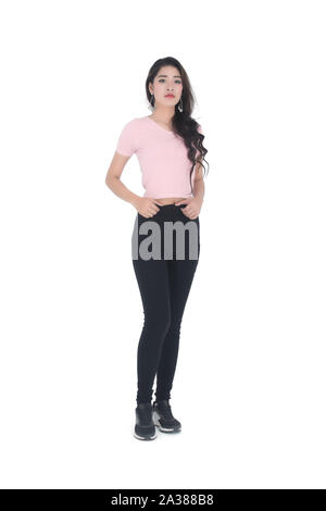 blusa rosa con pantalon azul marino