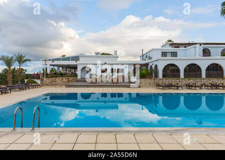 Hotelanlage Onar Holiday Village, Kyrenia, Girne, Türkische Republik Nordzypern Foto de stock