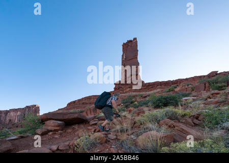 En el camino a la ruta y escalada de Castleton tower en Moab, Utah, EE.UU. Foto de stock