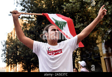 Las protestas contra el gobierno, el centro de Beirut, Líbano. 19 de octubre de 2019 Foto de stock