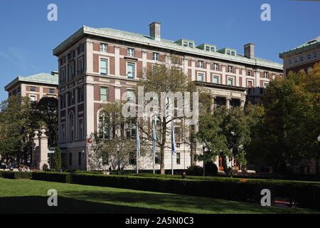 Campus de la Universidad de Columbia, en Morningside Heights, Nueva York, Estados Unidos. Hamilton Hall. Foto de stock