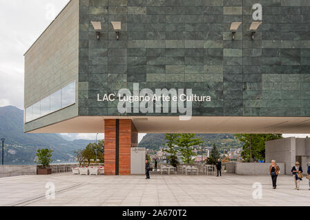 LAC Lugano Arte e Cultura es un nuevo centro cultural dedicado a las artes visuales, la música y las artes escénicas, Lugano, Suiza Foto de stock