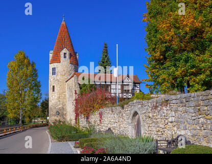 Muralla y torre, Abensberg, Baja Baviera, Baviera, Alemania, Europa Foto de stock