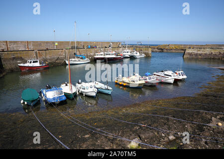 St Abbs, aldea de pescadores en la costa Berwickshire Escocia Foto de stock