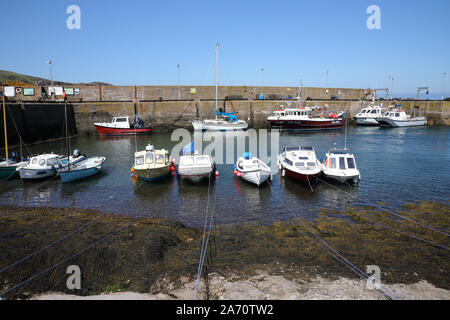 St Abbs, aldea de pescadores en la costa Berwickshire Escocia Foto de stock