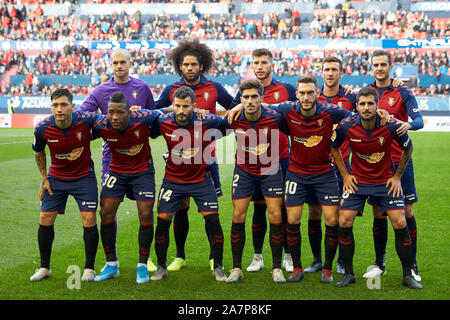 Pamplona, España. 03Rd Nov, 2019. CA Osasuna jugadores son vistos antes de la liga española de fútbol de la Liga de Santander, el partido entre el CA Osasuna y Deportivo de Castellón en El Sadar Stadium, en Pamplona.(puntuación final; CA Osasuna 4:2 Deportivo Castellón) Credit: Sopa de imágenes limitado/Alamy Live News Foto de stock