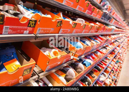 Paju, Corea del Sur - Mayo 2019: Antecedentes de apilado en cajas de  zapatos Nike Paju premium outlet en Corea del Sur Fotografía de stock -  Alamy