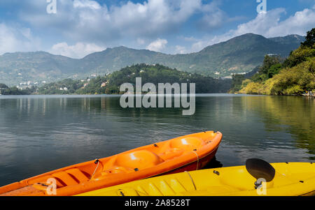 Bhimtal cerca del lago Nainital en Uttarakhand India Foto de stock