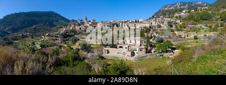 La aldea de montaña de Valldemossa, región de la comarca, Serra de Tramuntana, Mallorca, Islas Baleares, España Foto de stock