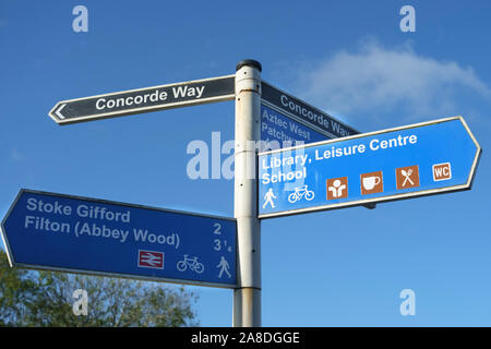 Alrededor del Filton y Bradley Stoke circunscripción.Signpost a lugares locales Foto de stock