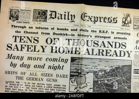 Réplica del periódico Daily Express el 31 de mayo de 1940 mostrando la evacuación de Dunkerque con el título "decenas de miles ya en casa de forma segura". Foto de stock