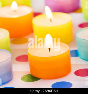 Colorida fiesta de velas Foto de stock