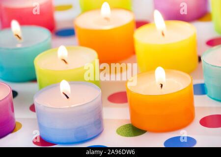 Colorida fiesta de velas Foto de stock