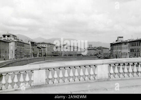 El Solferino, el puente sobre el río Arno, en Florencia, Italia. Foto de stock