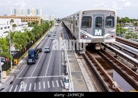 Miami Florida, 12th Avenue NW, Metrorail, tráfico en la calle, ferrocarril elevado, FL100207087