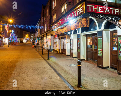 Teatro de Harrogate en Oxford Street en Navidad en Harrogate North Yorkshire, Inglaterra Foto de stock