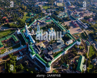 Vista aérea de la Lavra de la Trinidad de San Sergio, Moscú, Rusia
