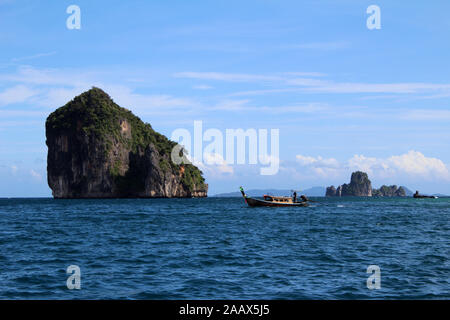 Ko Tapu James Bond Island, parque nacional de la bahía de Phang Nga Thailand Foto de stock