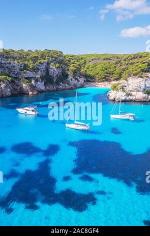 Vista elevada de Cala Macarelleta, Menorca, Islas Baleares, España, Europa