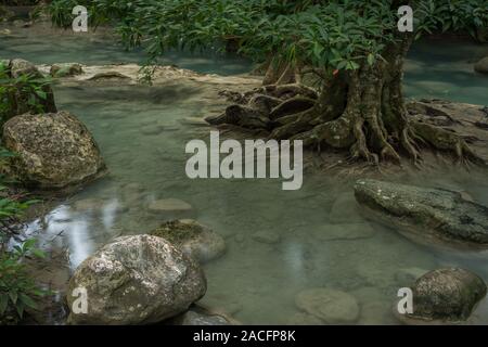Kanchanaburi Selva cascadas y playas de Phuket