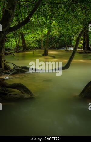 Kanchanaburi Selva cascadas y playas de Phuket