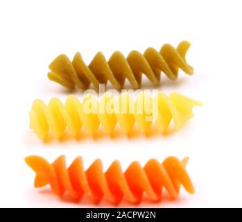 Close-up pasta eliche tricolori Foto de stock