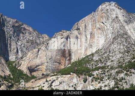 Upper Yosemite Fall, el Parque Nacional Yosemite, California, USA. Foto de stock